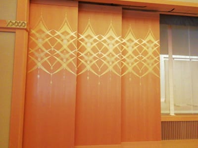  舞台扉に光る伝統技能「截金」　京都迎賓館⑥-2　藤の間　 細かな技巧   (乗り物と緑が美しい寺社巡りツアー)   2022年6月18日