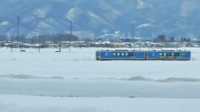 雪原　と　列車