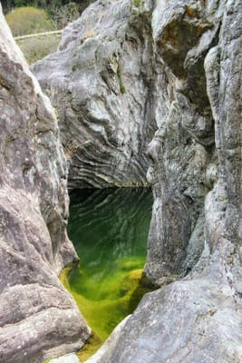 飛水峡甌穴群