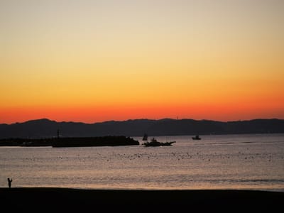 2022年10月31日の夜明け前(片瀬東浜)