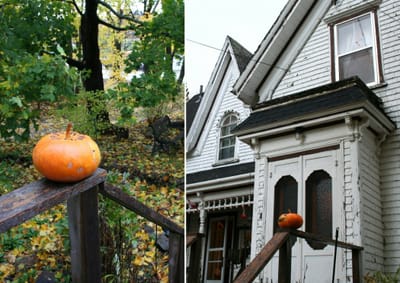 ハロウィン、飾りかぼちゃなど　15　玄関で笑うカボチャ