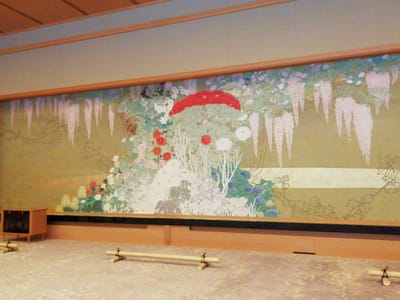 壁面装飾「麗花」　京都迎賓館⑤-3　藤の間  （乗り物と緑が美しい寺社巡りツアー２日目)    2022年6月18日