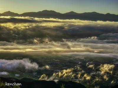 雲の上から見る宮田村と南アルプス