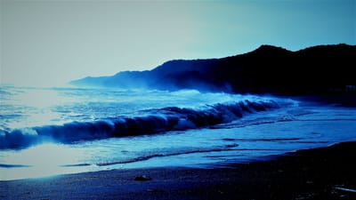 ８月の青い海