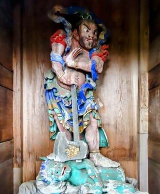 湯沢、瑞祥庵の仁王像