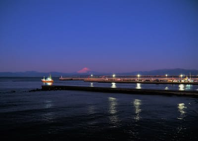 2023年1月29日の夜明けの富士山
