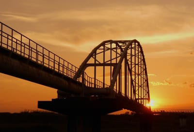 水道橋と夕陽