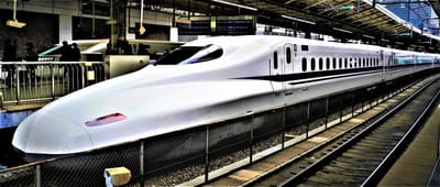 🚅 　新幹線の「ディズニー的」異空間、迷惑「撮り鉄」もブロック　起源は1964年東京五輪、開業した新幹線