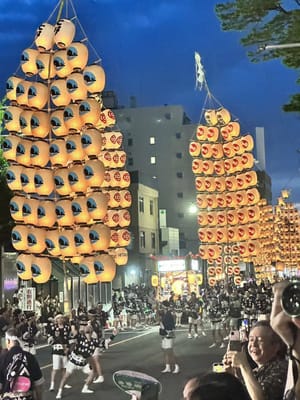 「秋田竿燈祭」　東北夏祭り巡り
