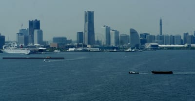 ☆　横浜スカイウォーク・スカイラウンジから見る "みなとみらい方面の眺望"
