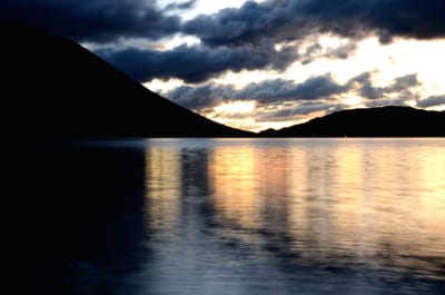 日の出前の中禅寺湖