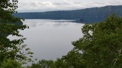 裏摩周湖展望台から摩周湖を望む