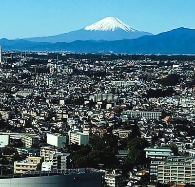 　🗻「ザ・タワー横浜北仲」46階 展望台から見る富士山 !