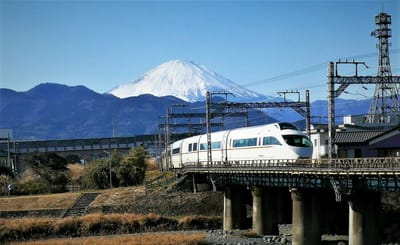 　　　　🚋 小田急ロマンスカーと、富士山とのコラボ 🗻
