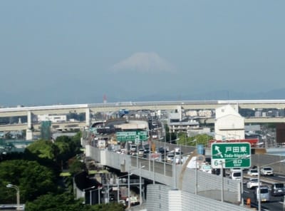 新幹線の車窓から　埼玉に入ってから見えた富士山