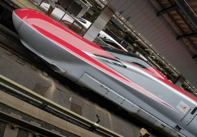 ☆　新幹線 / Shinkansen　☆　E6系「こまち」 