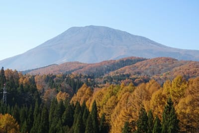”県境”で眺める黒姫山