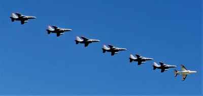 ✈✈✈✈✈✈ 練習機 T-4 7機編隊、各種展示飛行 !!!!!!!