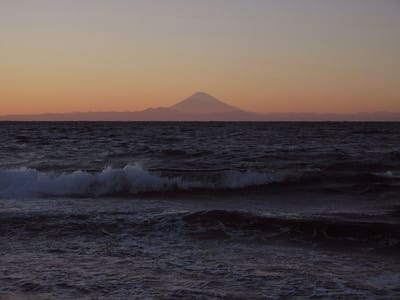 12月3日の夕焼け　穏やかでしたよ　海には人影もなくて静かな時間