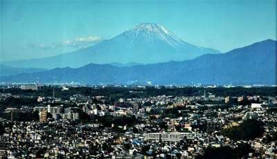 　❄ 碧空に映える秋富士 🗻 山頂の雪は減少 ❄　 <完>