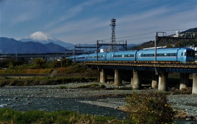 🚞 　MSE (60000形)　 東京メトロと小田急を結ぶ 　青い小田急ロマンスカー