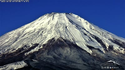 　　　🗻　富士山が一気に雪化粧 ❄美しい冬の姿に　🗻