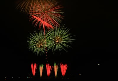 2022年8月26日の平塚の花火鵠沼海岸から撮る。
