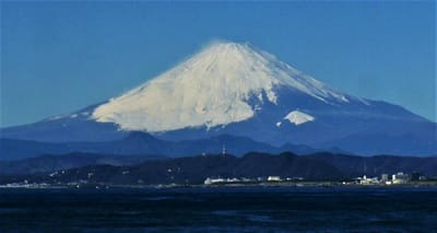 　　 神奈川県立「湘南海岸公園」から見た富士山 🗻