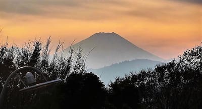 🗻　昭和記念公園から見る、" 霊峰 富士"　🗻　夕暮れ