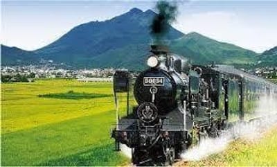 大分県の山中由布岳と蒸気機関車のコラボやで～(^^)/