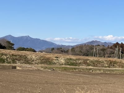 筑波山と宝篋山(ほうきょうざん)