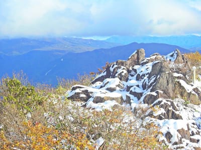 谷川岳天神平の紅葉と初冠雪