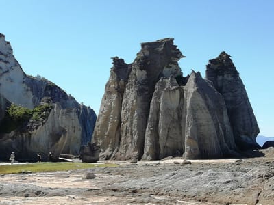 「天竜岩」 仏ヶ浦海岸遊覧上陸 ② 5枚ー３   (みちのく3大半島秘境巡りツアー)  ３日目    2022年9月10日