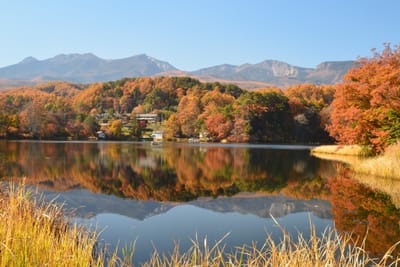 松原湖の紅葉風景２