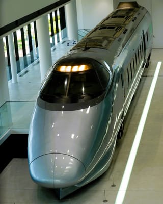 　🚅　日本初のミニ新幹線「400系」　山形新幹線2代目「E3系」ナニが画期的？  一時は   “日本最速” にも、レール幅だけじゃない、いろいろ画期的だった400系