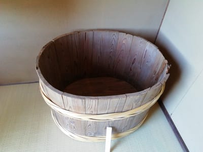 「洗礼用桶」　　　旧手賀教会堂 (現存する日本で唯一の転用教会堂)   2021年７月18日