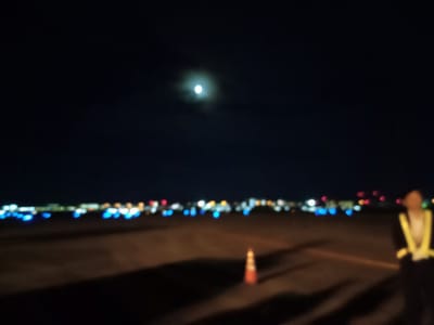 福岡空港ＦＤＡ見学と働く車両と月