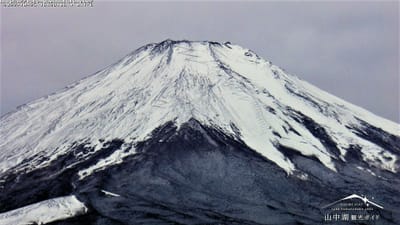 　　🗻　富士山が一気に雪化粧  ❄美しい冬の姿に　🗻