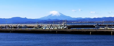 　　　🗻　"江の島弁天橋"から見る、富士山　🗻