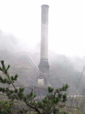 本山製錬所跡の大煙突　