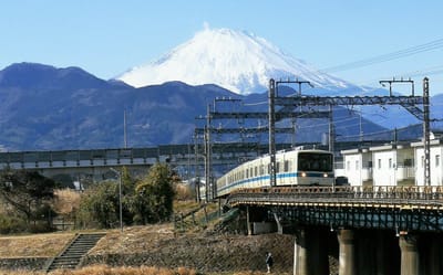 <お気に入り>🚋 小田急普通電車と、富士山とのコラボ 🗻