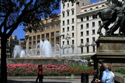 バルセロナ散歩 　真夏のカタルーニャ広場（Plaça de Catalunya）