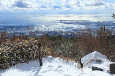 超久しぶりの冠雪、地元六甲山