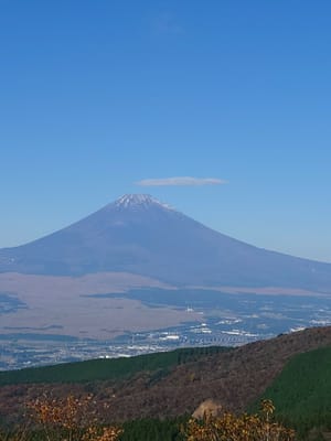富士山がタバコふかしてる