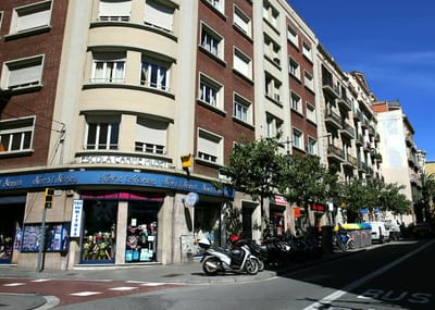 バルセロナ散歩　普通の街角　2