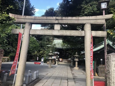 旧古川庭園を2周ほど堪能したので飛鳥山公園迄15分とのことなので歩いてやってきました。七社神社にお参り。