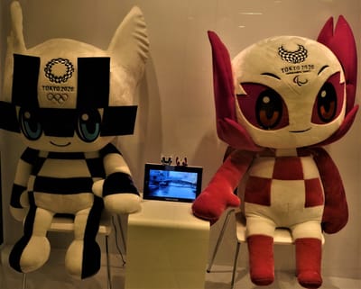 2020年東京五輪・パラリンピックの公式マスコット:「ミライトワ」（五輪）と「ソメイティ」（パラリンピック）