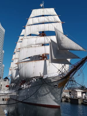 帆船日本丸装帆展帆