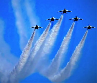 　「ブルーインパルス」の描いた五輪を覚えていますか？　東京上空を飛んだ６機のパイロットたち