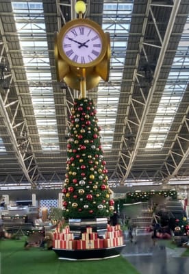 2023年クリスマス　　JR大阪ステーションシティ時空（とき）の広場